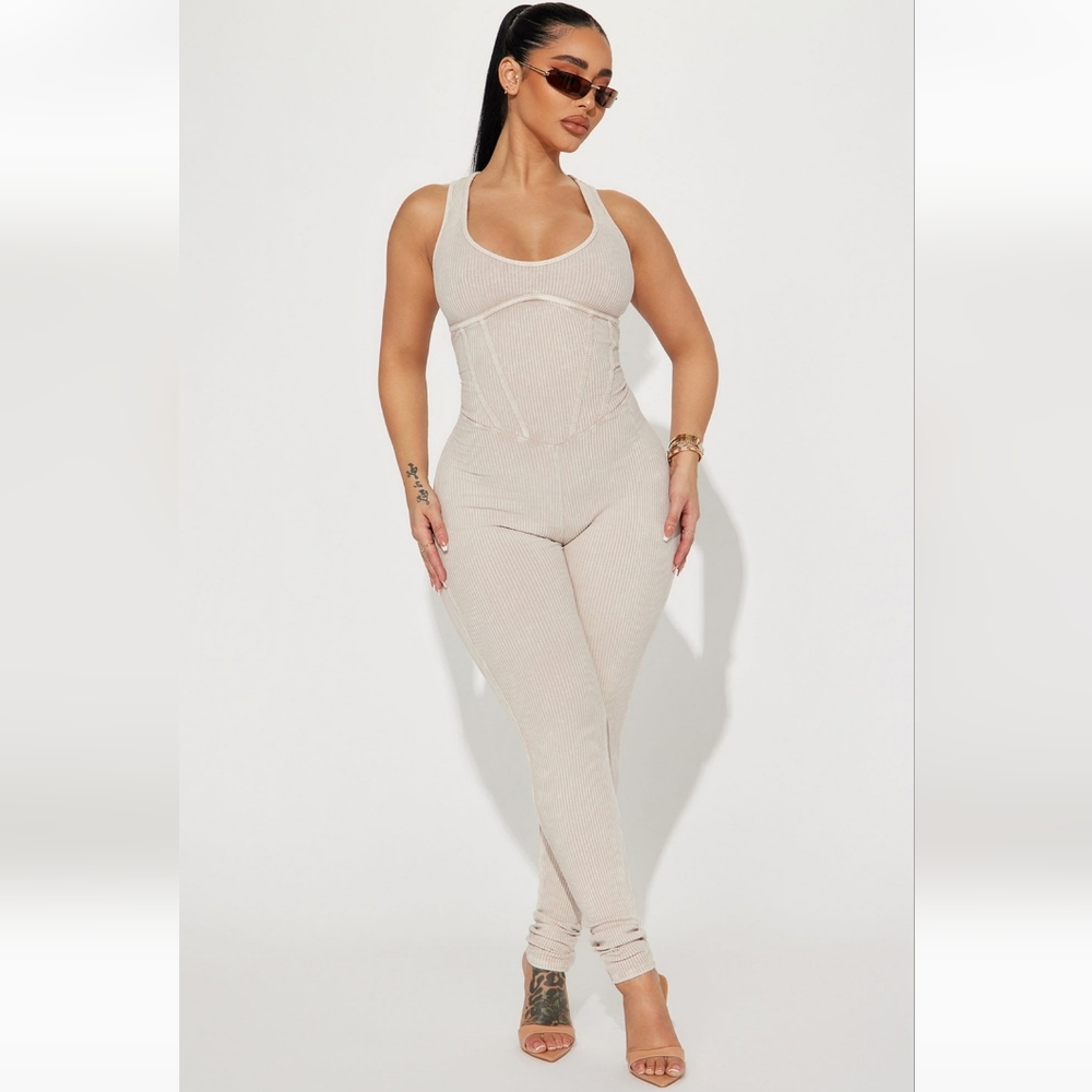 NWT ribbed Jumpsuit Sand